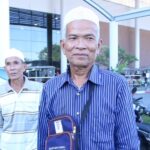 ឪពុកខ្ញុំ បានបង្រៀនកូនចៅឱ្យដាំដើមគ និង ចេះលះបង់ជូនអង្គការ