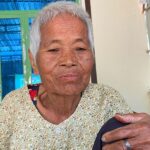 អ្នកកាត់ដើមកំប្លោកយកមកស្លក្នុងសម័យខ្មែរក្រហម